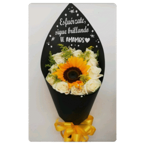 Bouquet de mano con rosas blancas y girasol con mensaje personalizado